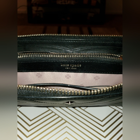Kate Spade wallet - Picture 3 of 8
